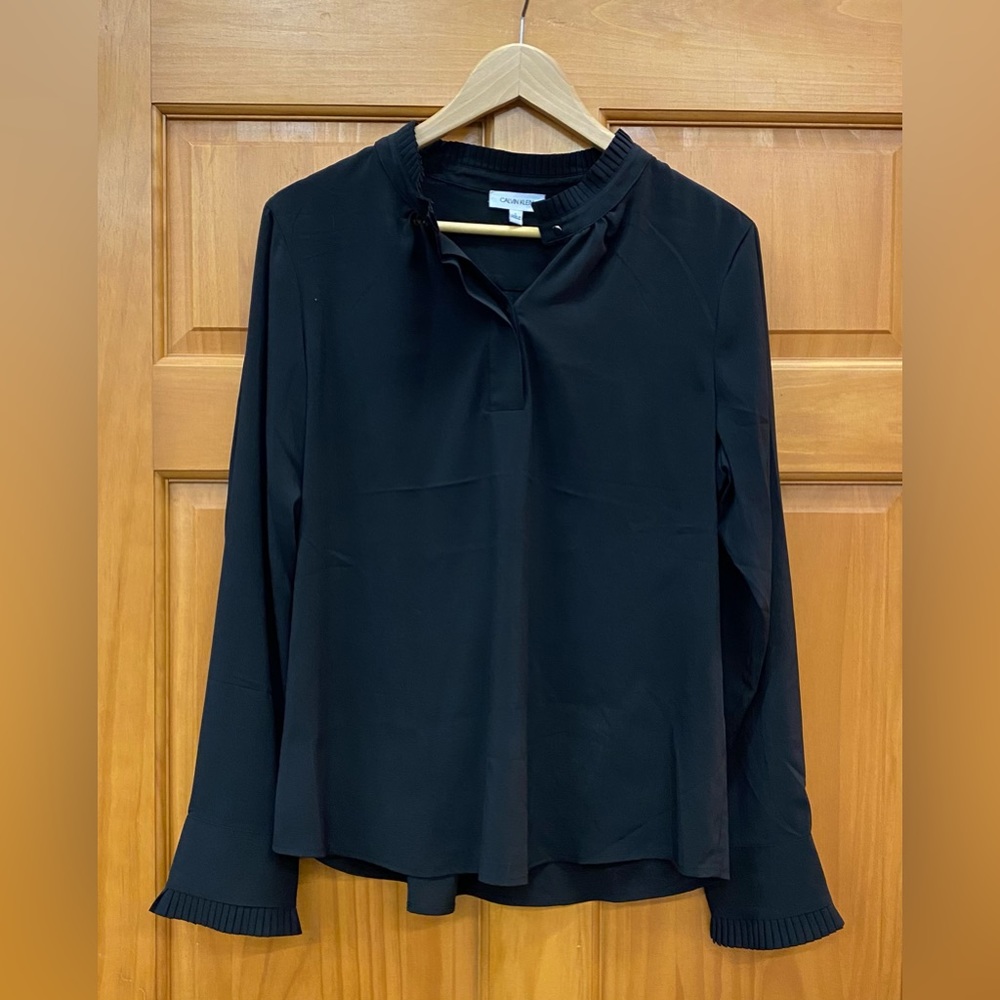 L Calvin Klein pleated cuff & collar long sleeve blouse